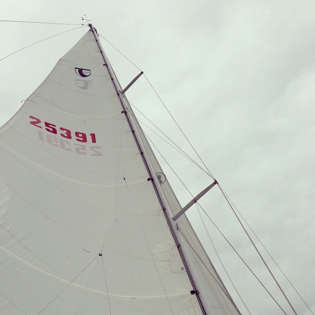 Sailing to the vineyard with @hilltop09 and her dad on this perfectly windy day.